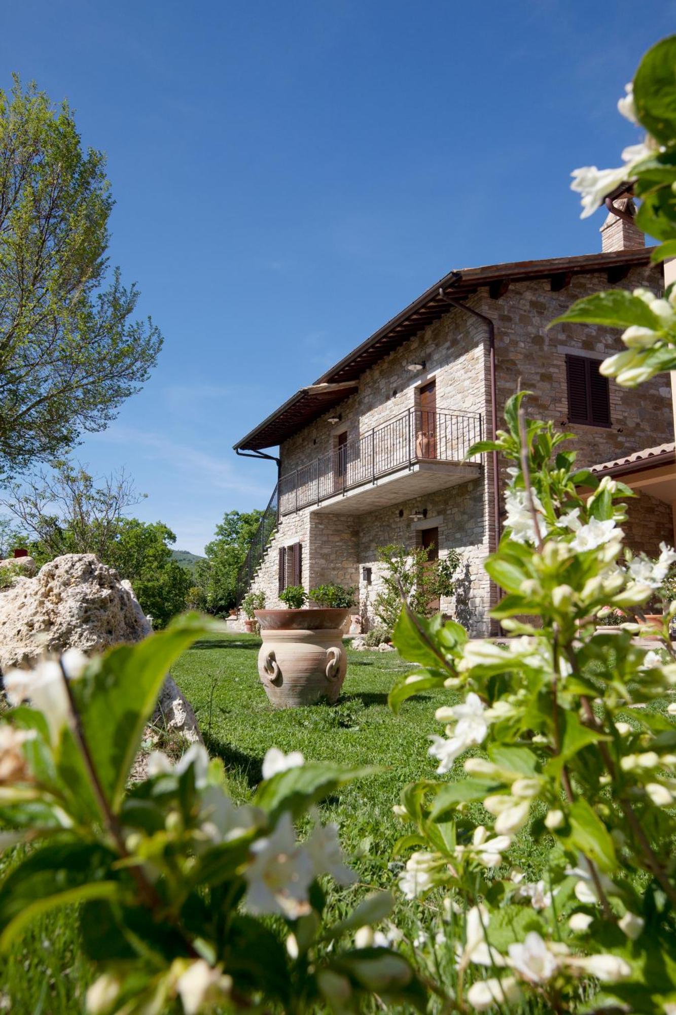 Relais Parco Del Subasio Villa Piano Delle Pieve ภายนอก รูปภาพ